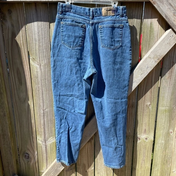 Vintage Woolrich Straight Leg Jeans in Medium Blue Wash - Picture 5 of 9